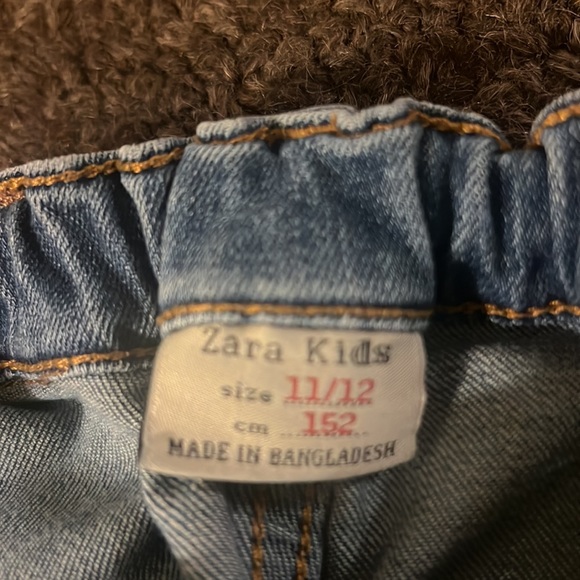 Stylish Ripped Jeans. - Picture 3 of 4